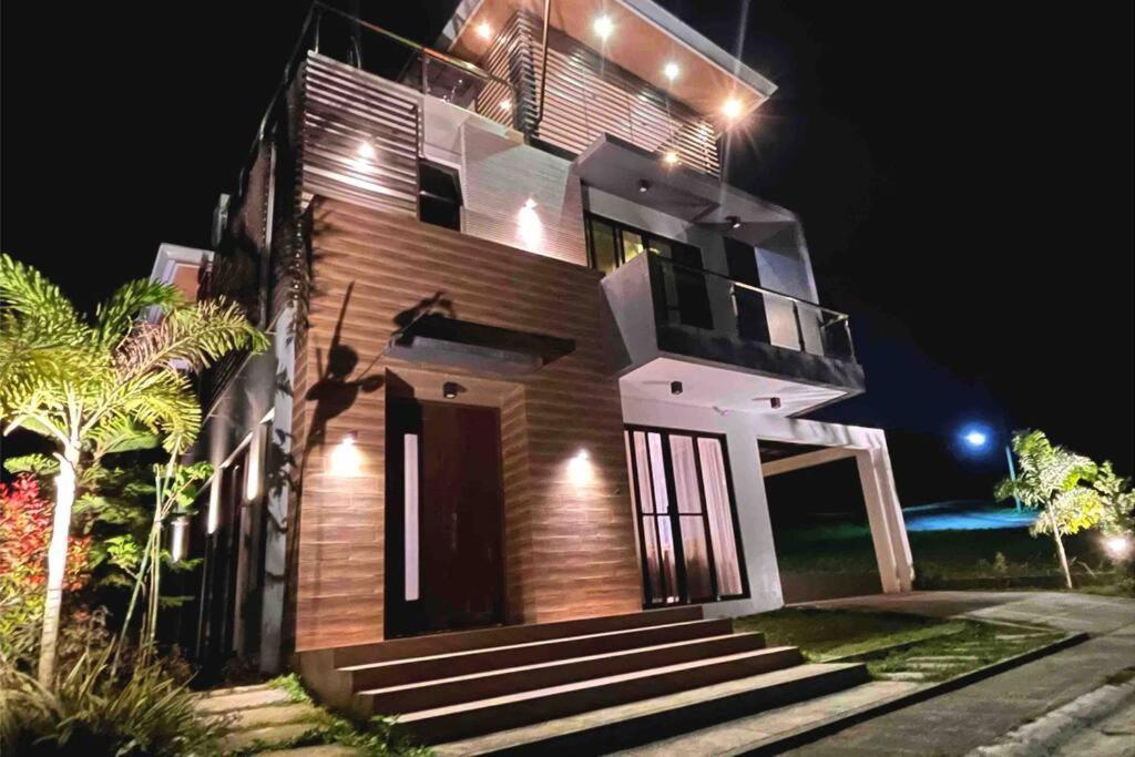 Overlooking Staycation At Sandari Batulao Tagaytay City Exterior foto